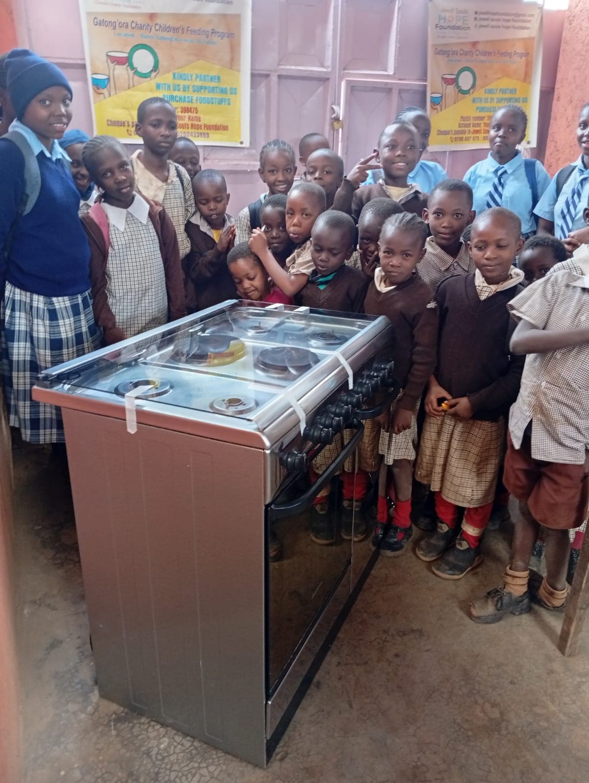 Cooker donation at Jewell Souls Hope Foundation (2)